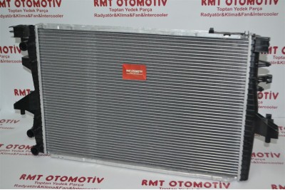 VOLKSWAGEN T5 1,9TDI 2.0 MOTOR SU RADYATÖRÜ RADYATÖR 7H0121253F, 7H0121253K